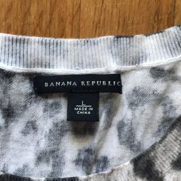 Banana Republic sweater - Picture 2 of 3